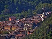 38 Zoom sul centro di Zogno con la chiesa di San Lorenzo